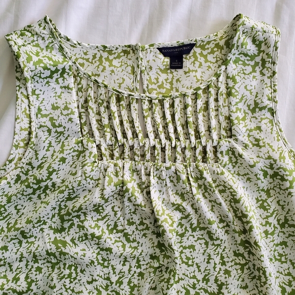 Banana Republic SMALL Blouse Green Flowery - Picture 4 of 10